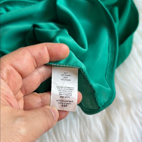 Gilli NWOT Green Sleeveless Dress - Picture 4 of 8